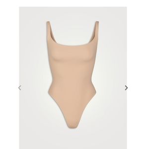 Skims Fits Everybody Square Neck Bodysuit